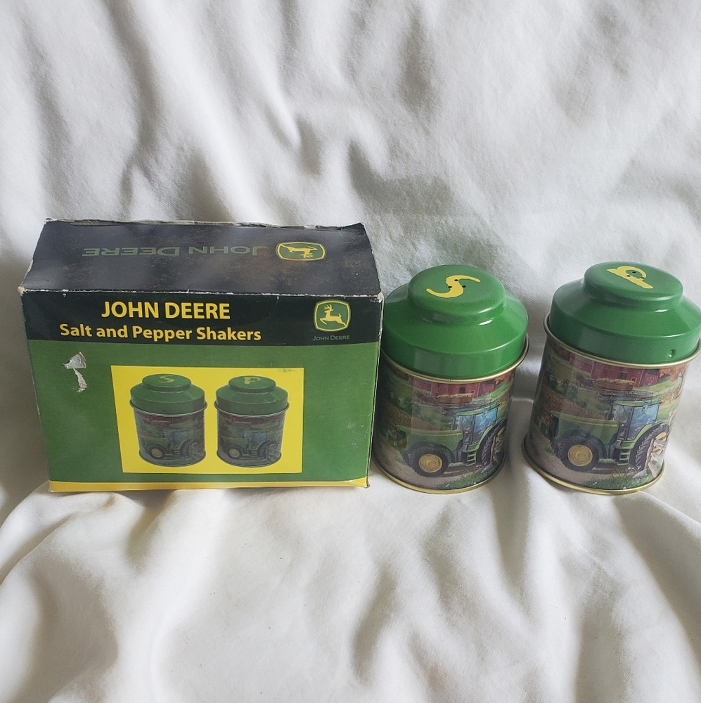 John Deere Vtg Metal Green and Yellow  Salt & Pepper Shakers Retro MCM NIB
